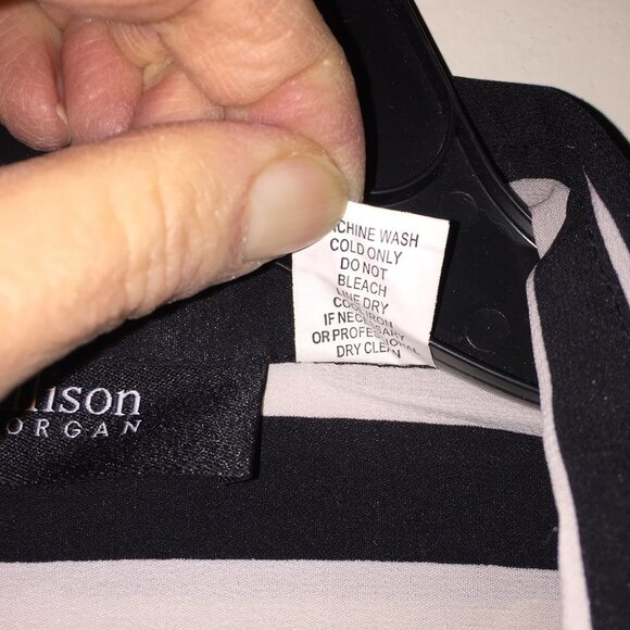 Allison Morgan med striped blouse white black gold - Picture 5 of 5